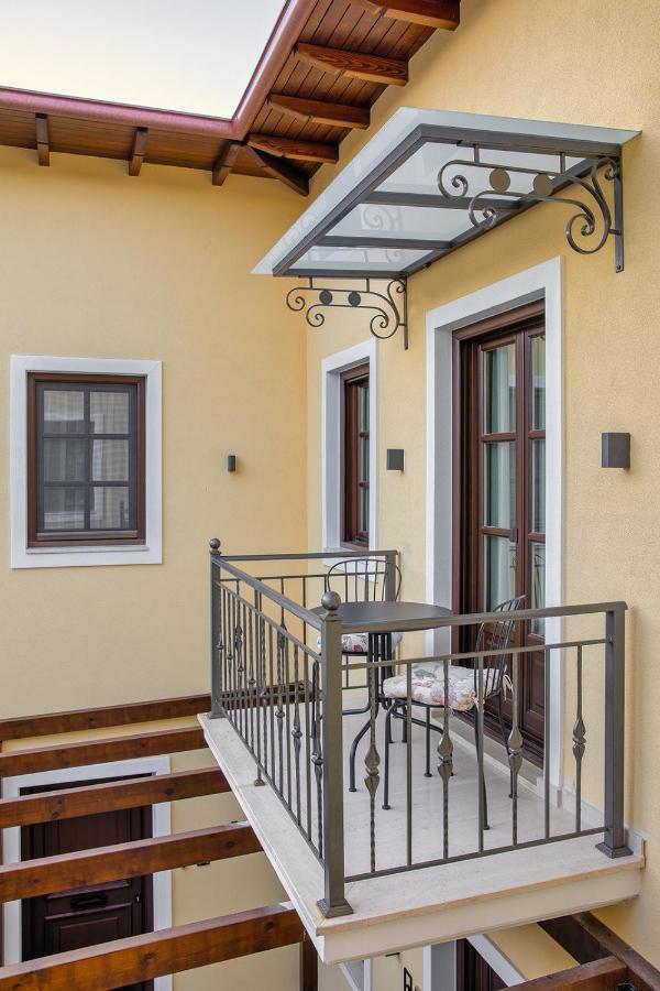 Petrou Suites Ιωάννινα Εξωτερικό φωτογραφία