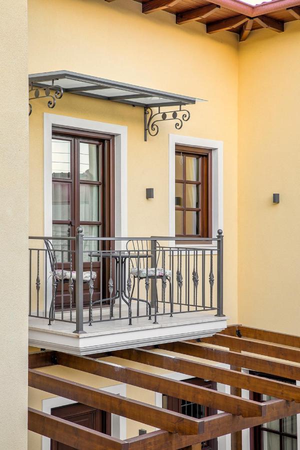 Petrou Suites Ιωάννινα Εξωτερικό φωτογραφία
