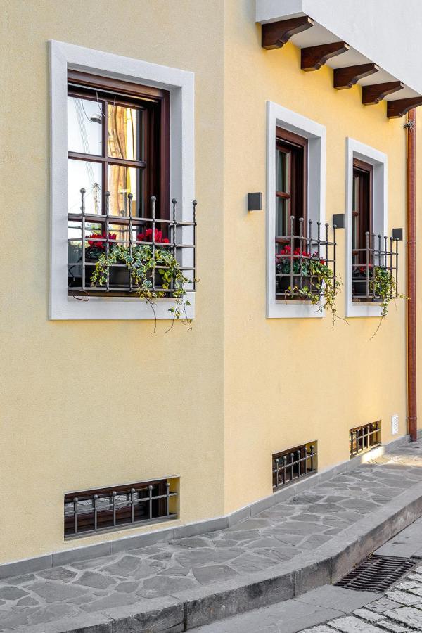 Petrou Suites Ιωάννινα Εξωτερικό φωτογραφία